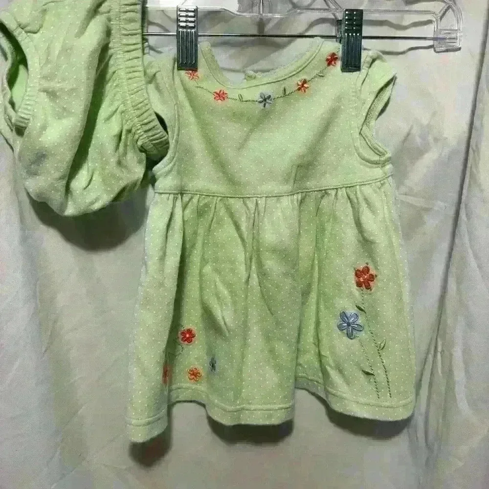 Adorable 100% cotton dress and matching bloomers EUC size 3m